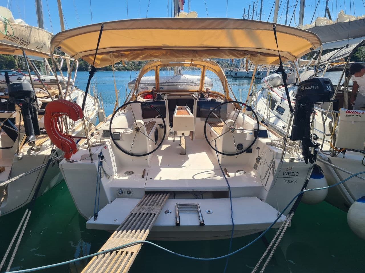 INEZIC – Dufour Yachts