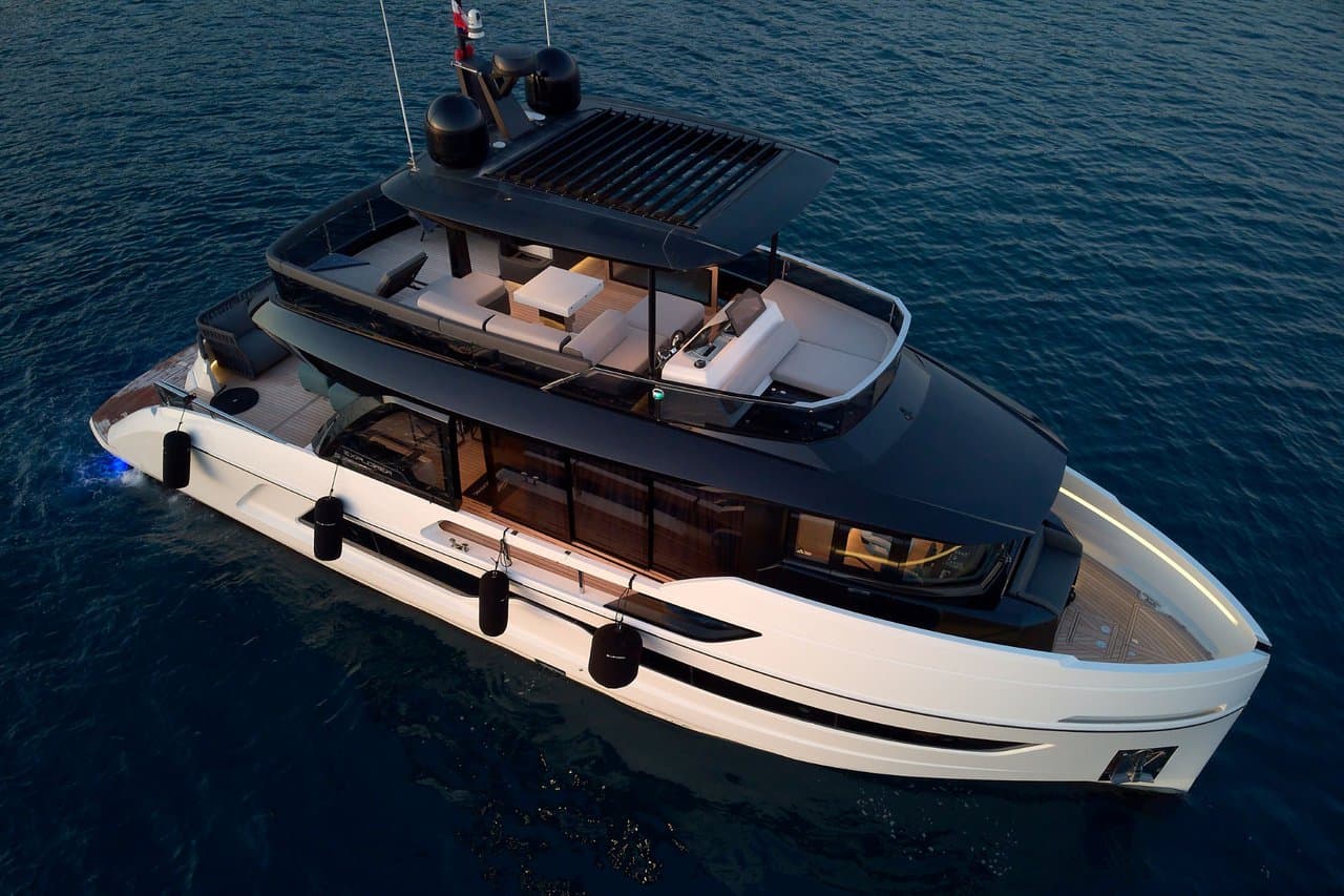 Blue Moon – Explorer Yacht