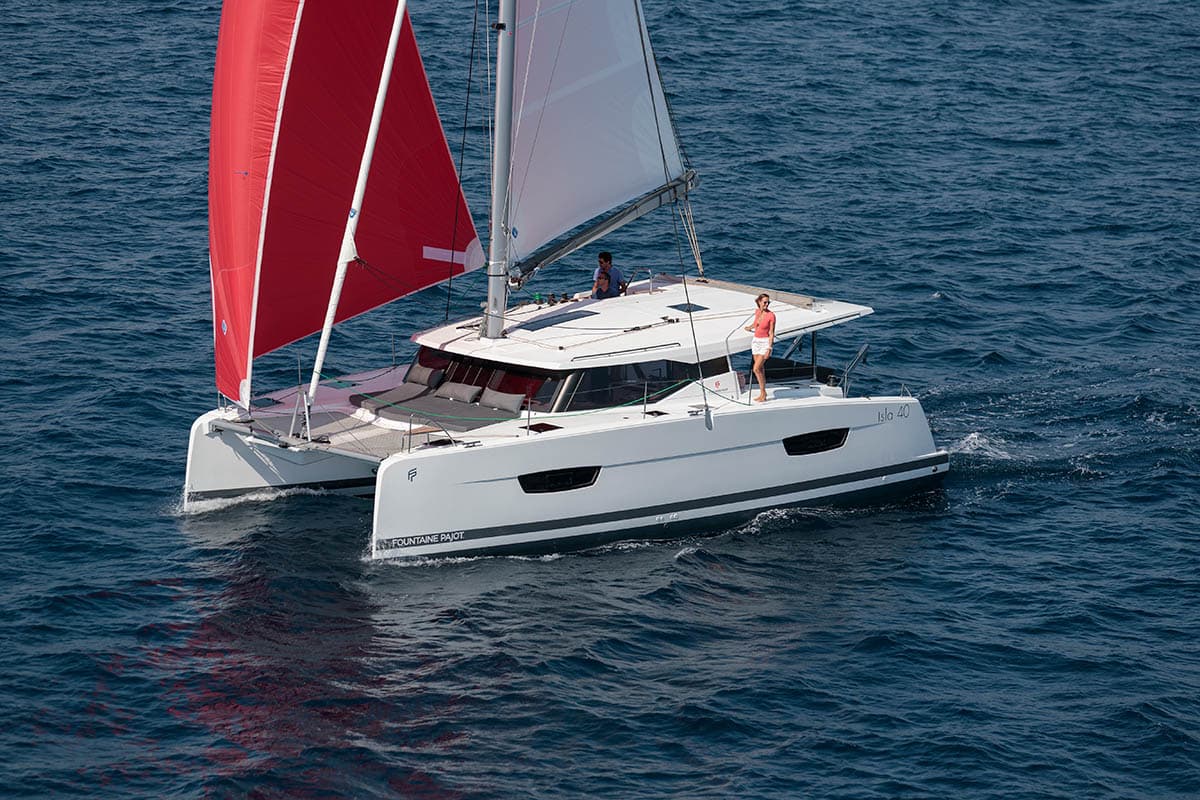 Monkey Puppy – Fountaine Pajot