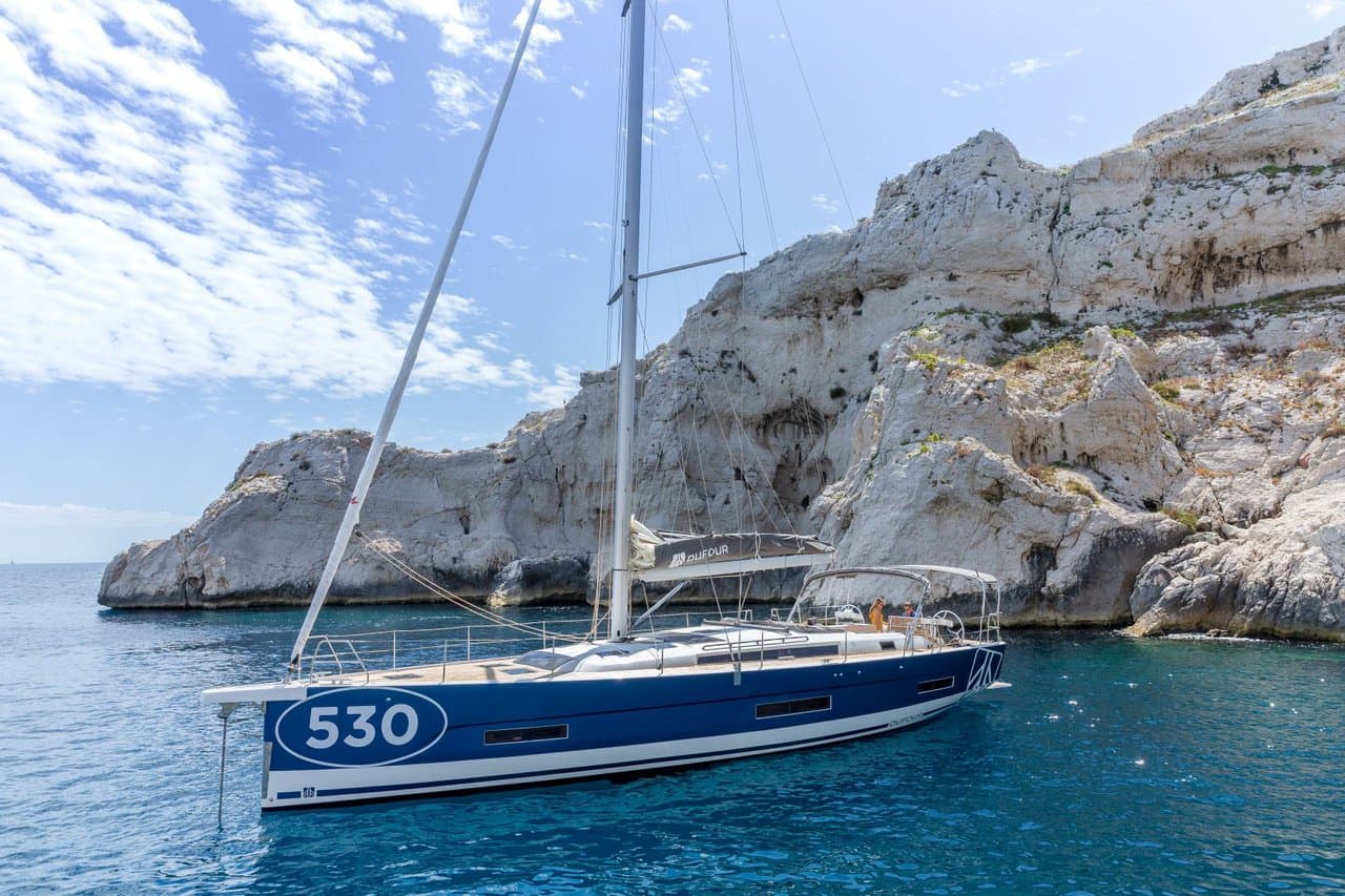 Cholita – Dufour Yachts