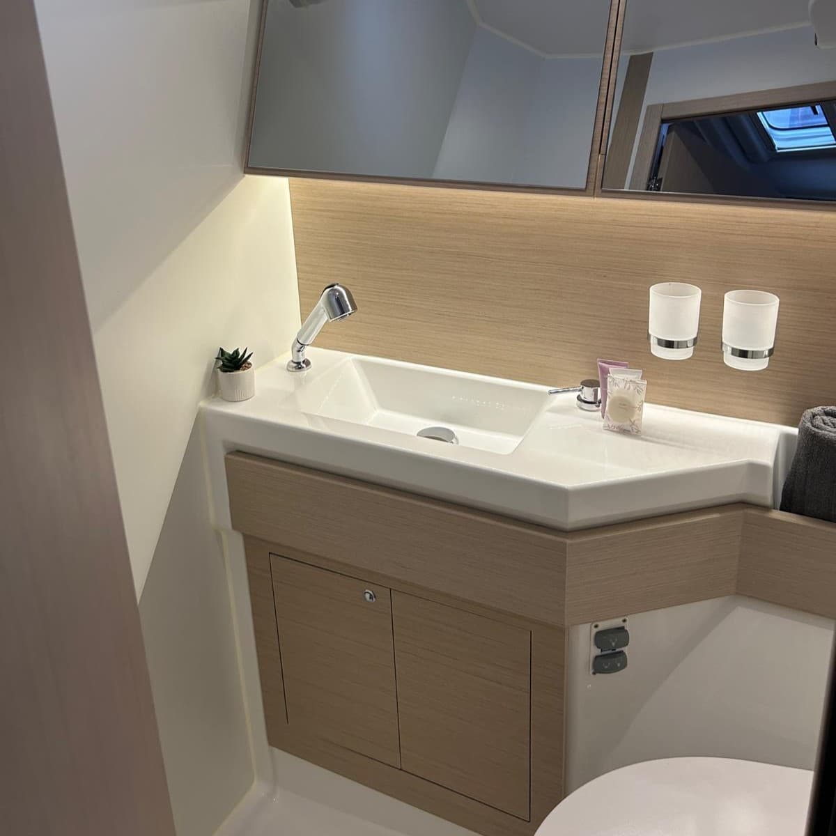 SEALODGE II