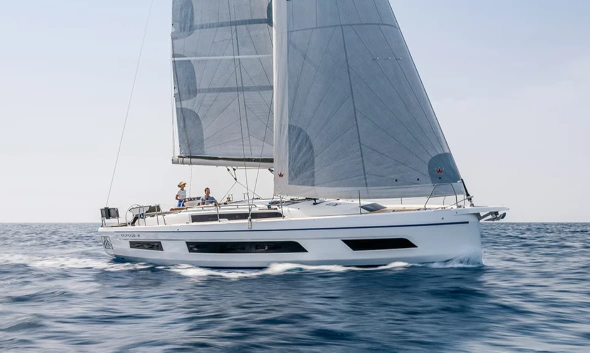 CIRRUS – Dufour Yachts