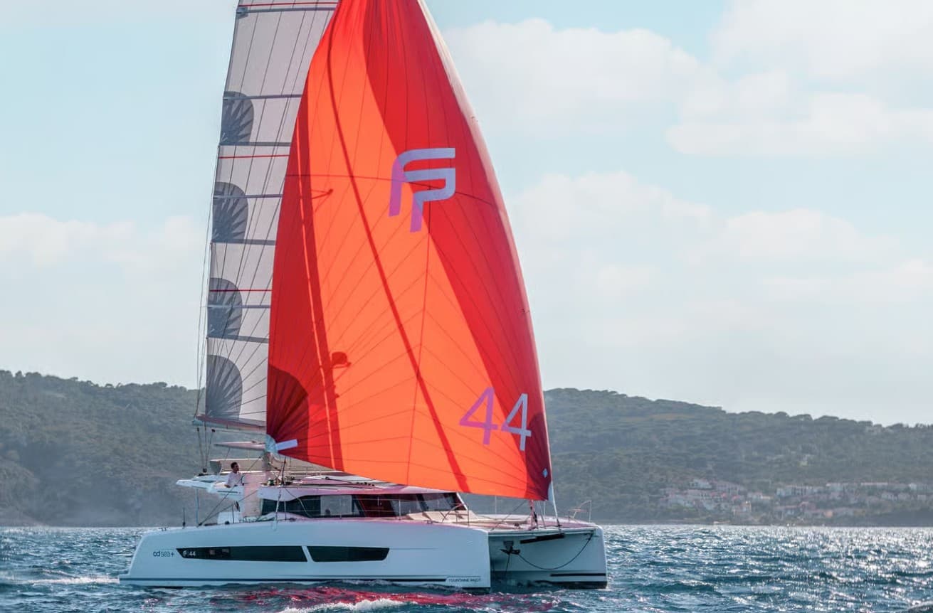 DIVER DOG – Fountaine Pajot