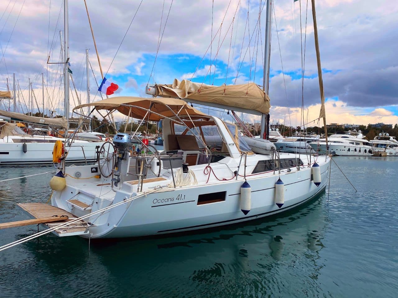 POROS BLUE – Bénéteau