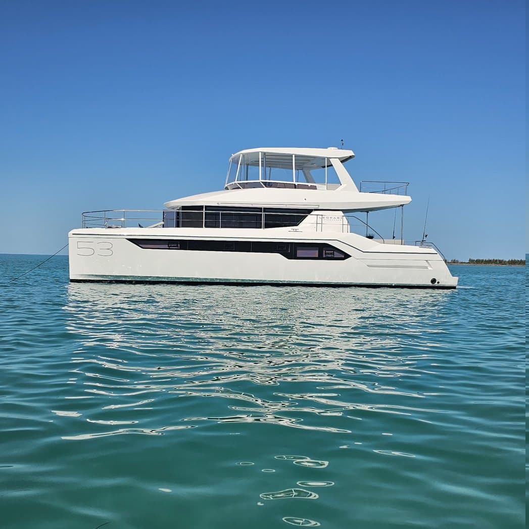 Nauti Cat – Leopard Catamarans / Robertson & Caine