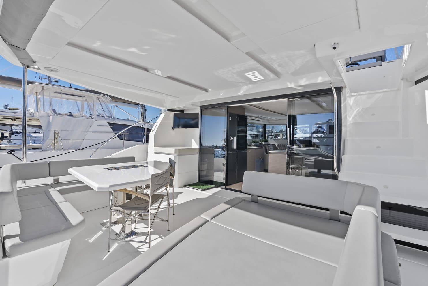 Nauti Cat