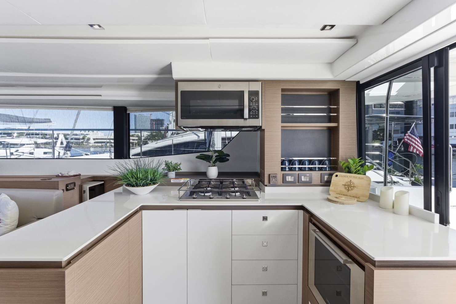Nauti Cat