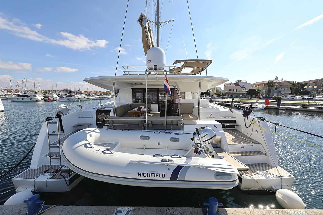 Fee – Fountaine Pajot