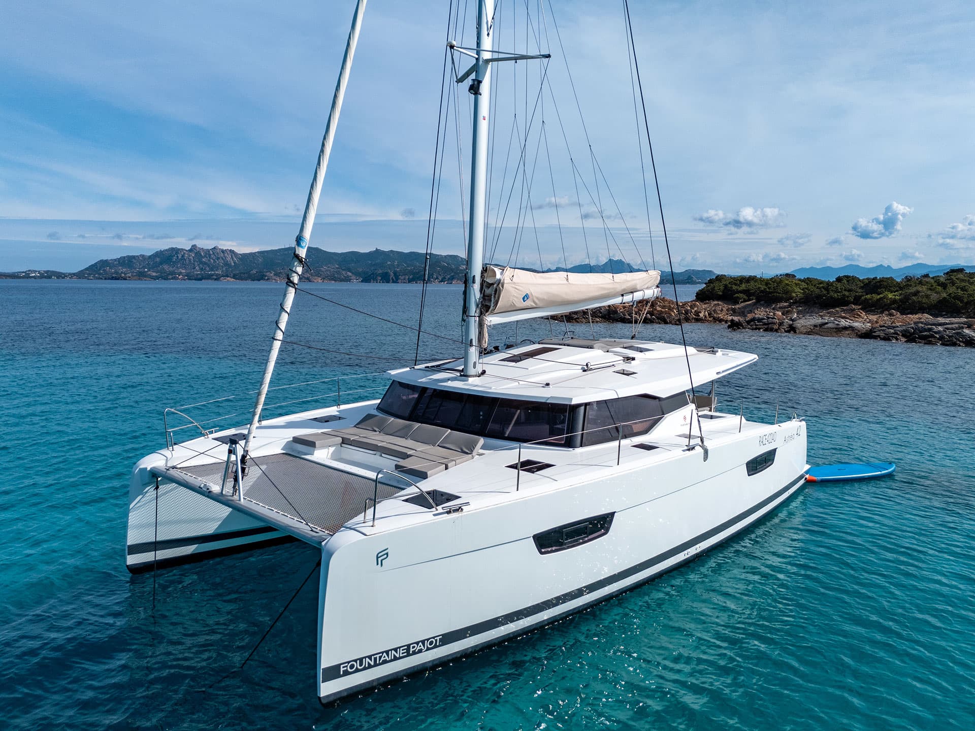 Amapola - A/C, Generator, Water maker. Solar panel – Fountaine Pajot