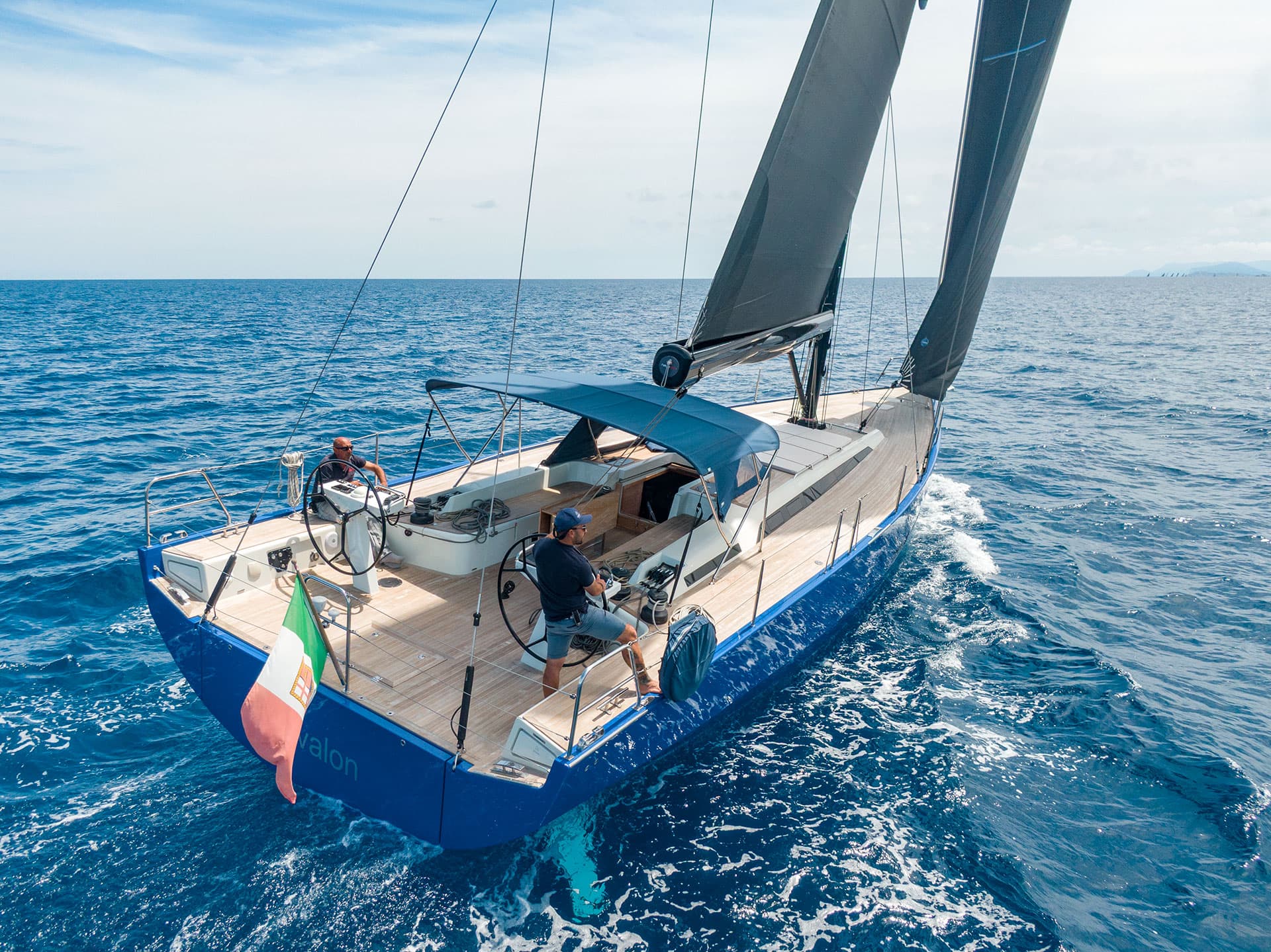 Avalon - Luxury - A/C, Watermaker