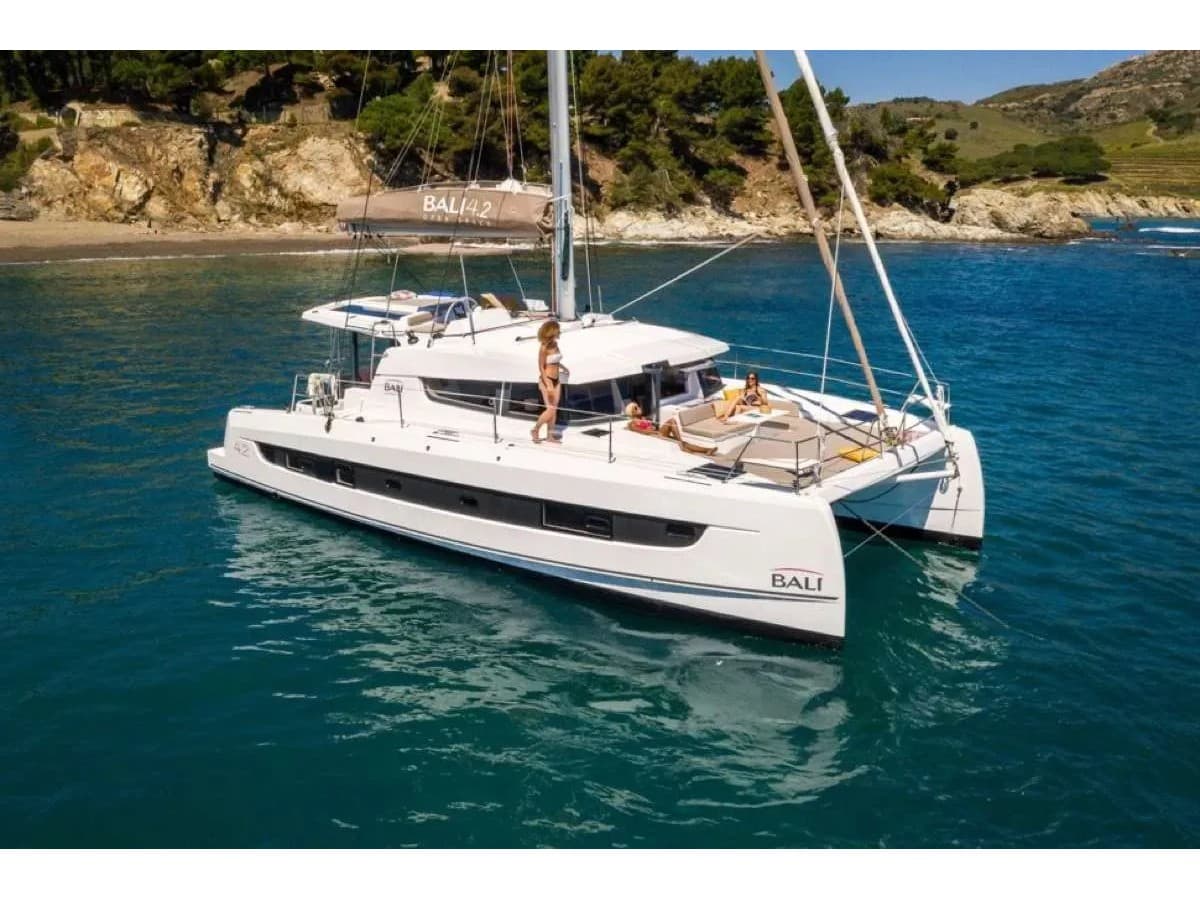 Solanna – Bali Catamarans