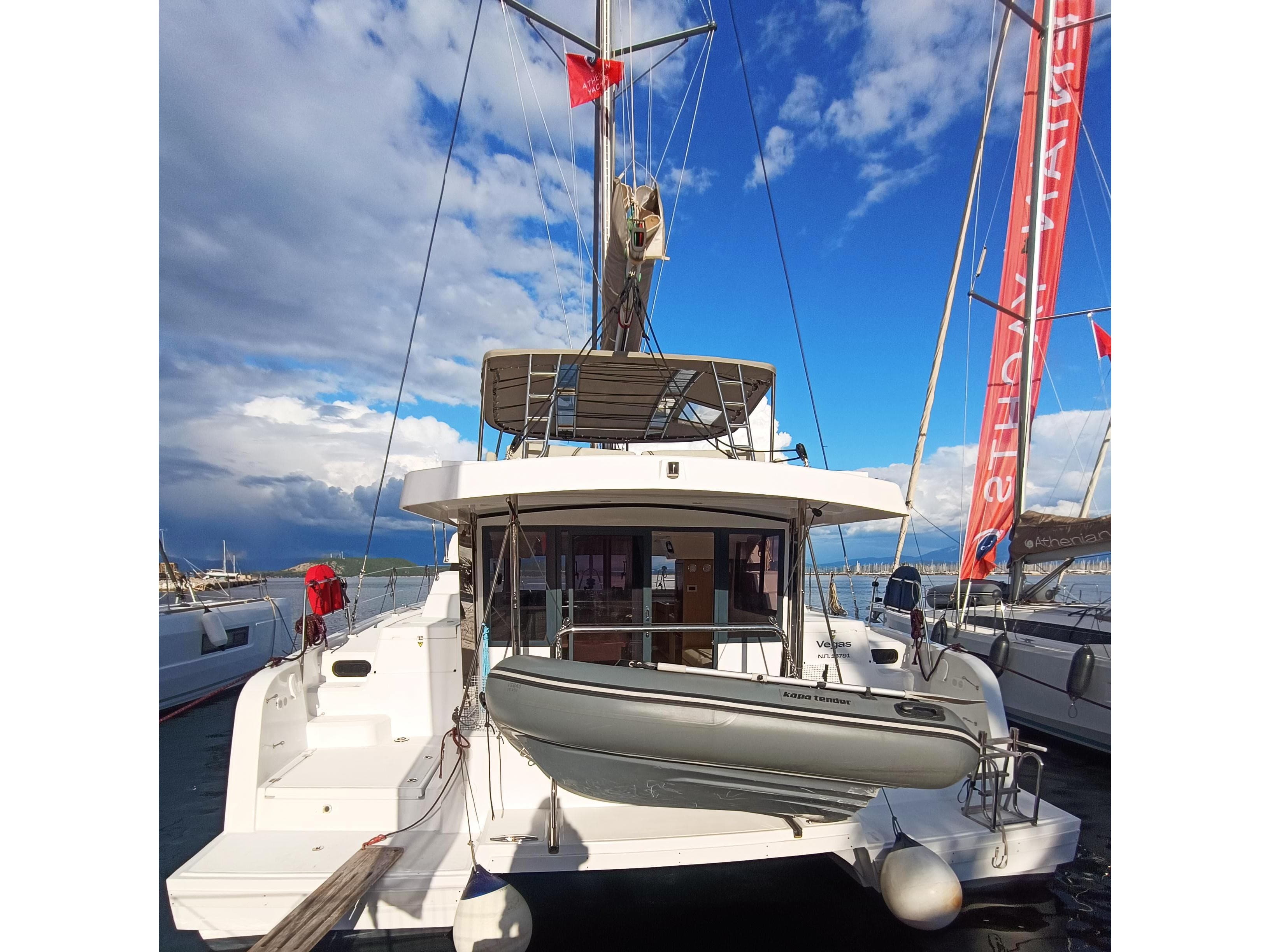 VEGAS – Bali Catamarans