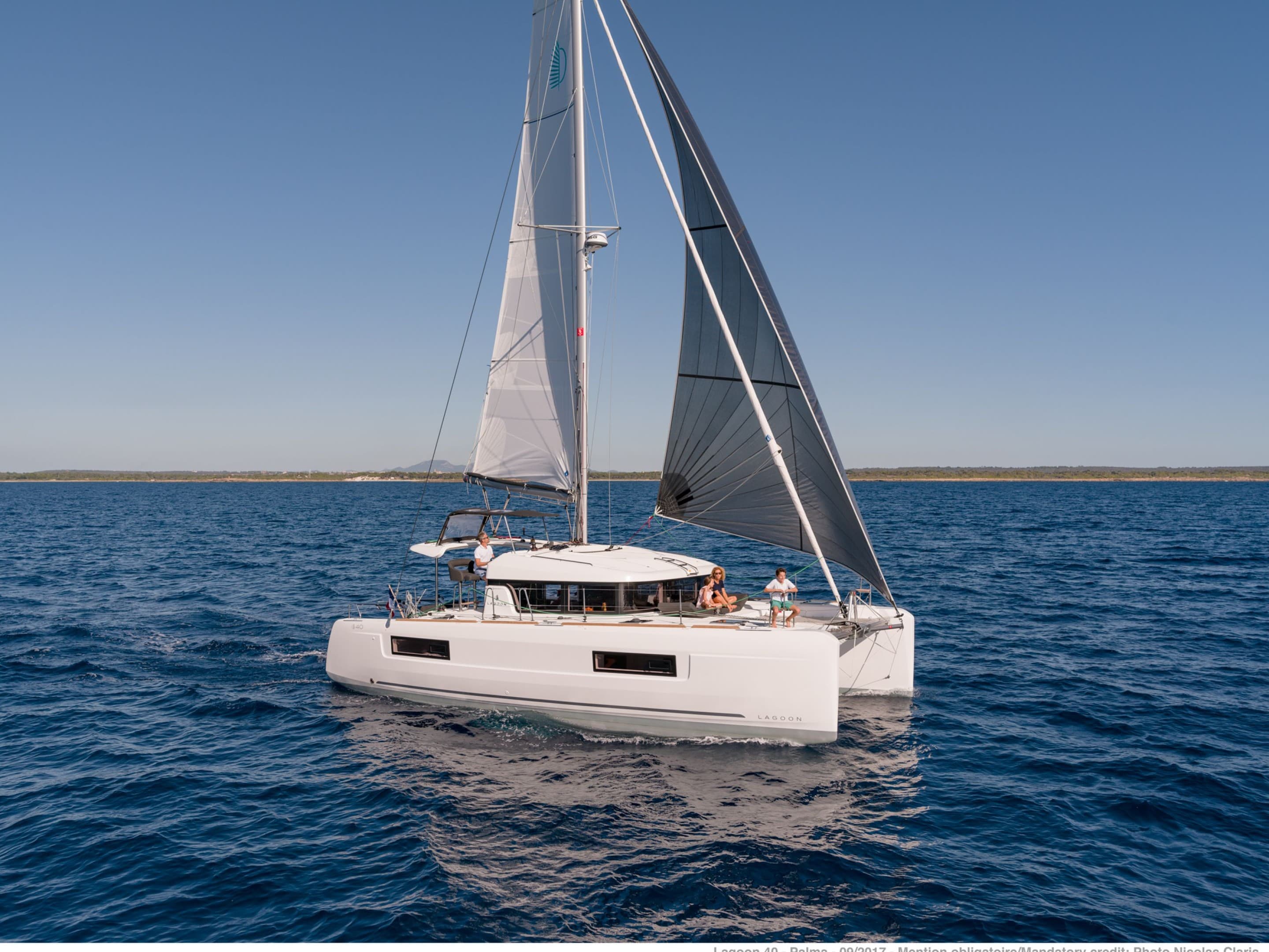 Bonobo | A/C generator watermaker – Lagoon