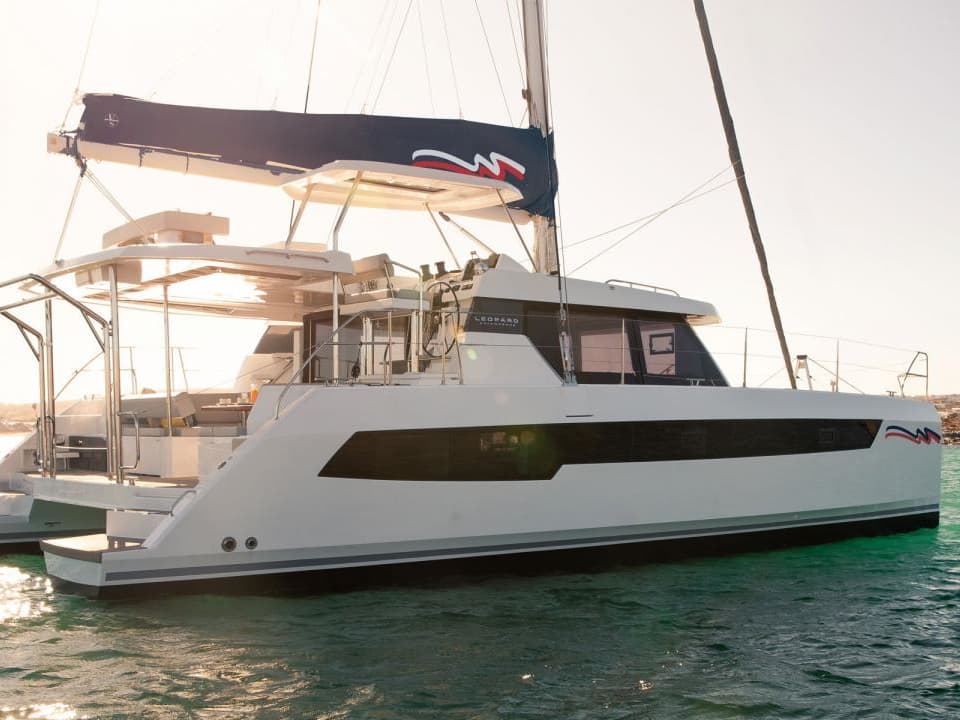 Moorings 4200/3/3 Club – Leopard Catamarans