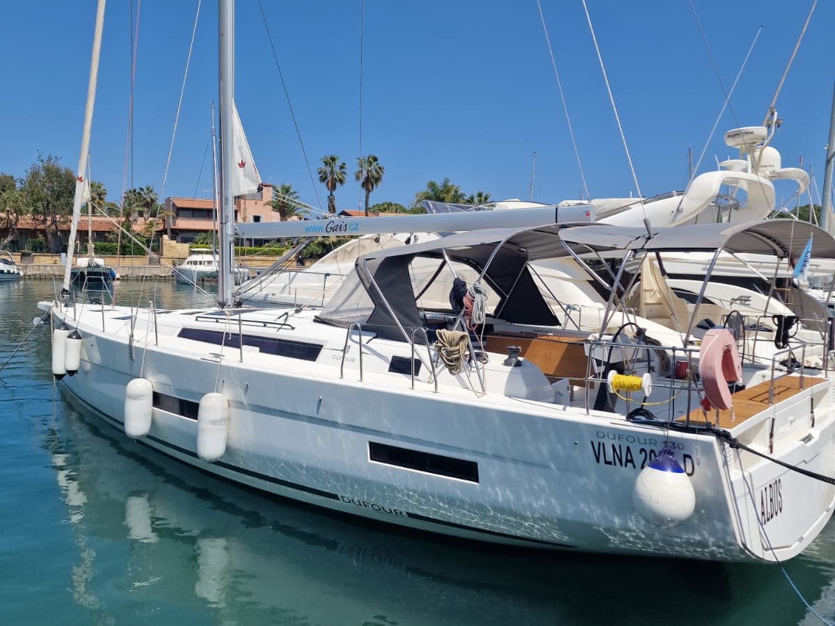Albus – Dufour Yachts
