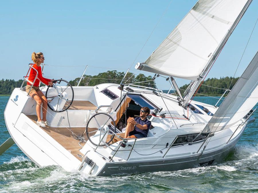Moorings Oceanis 30.1 Club – Beneteau