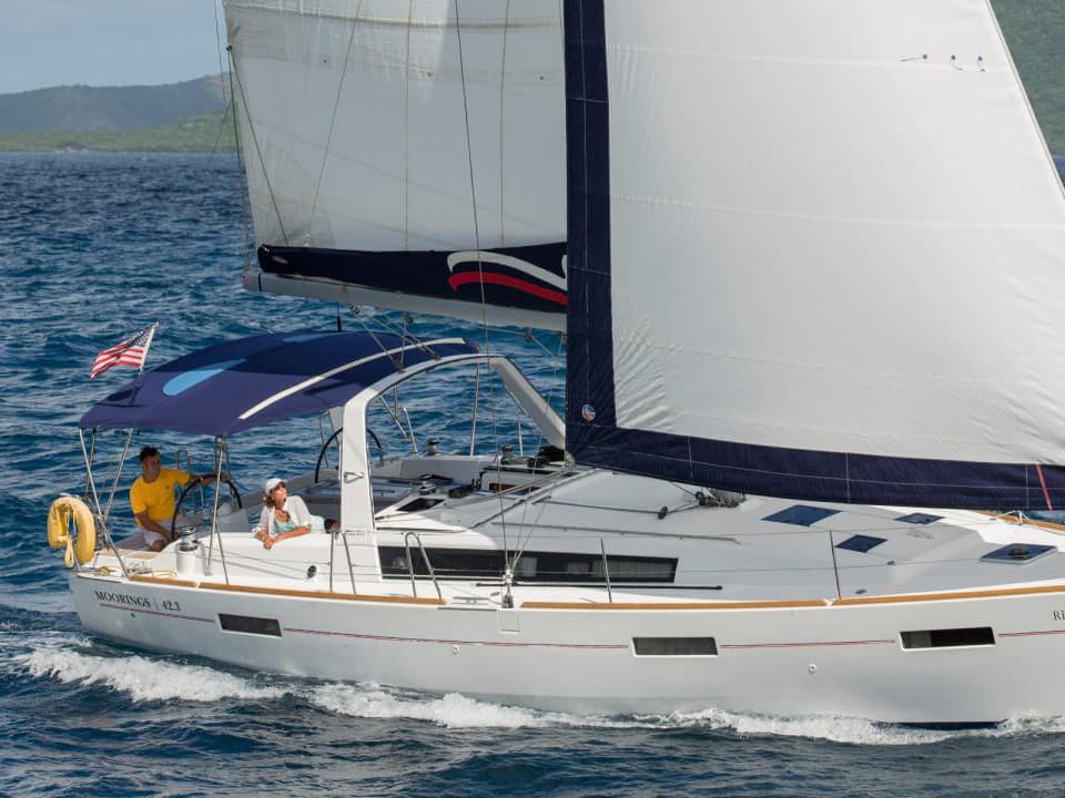 Moorings 42.3 Club – Beneteau
