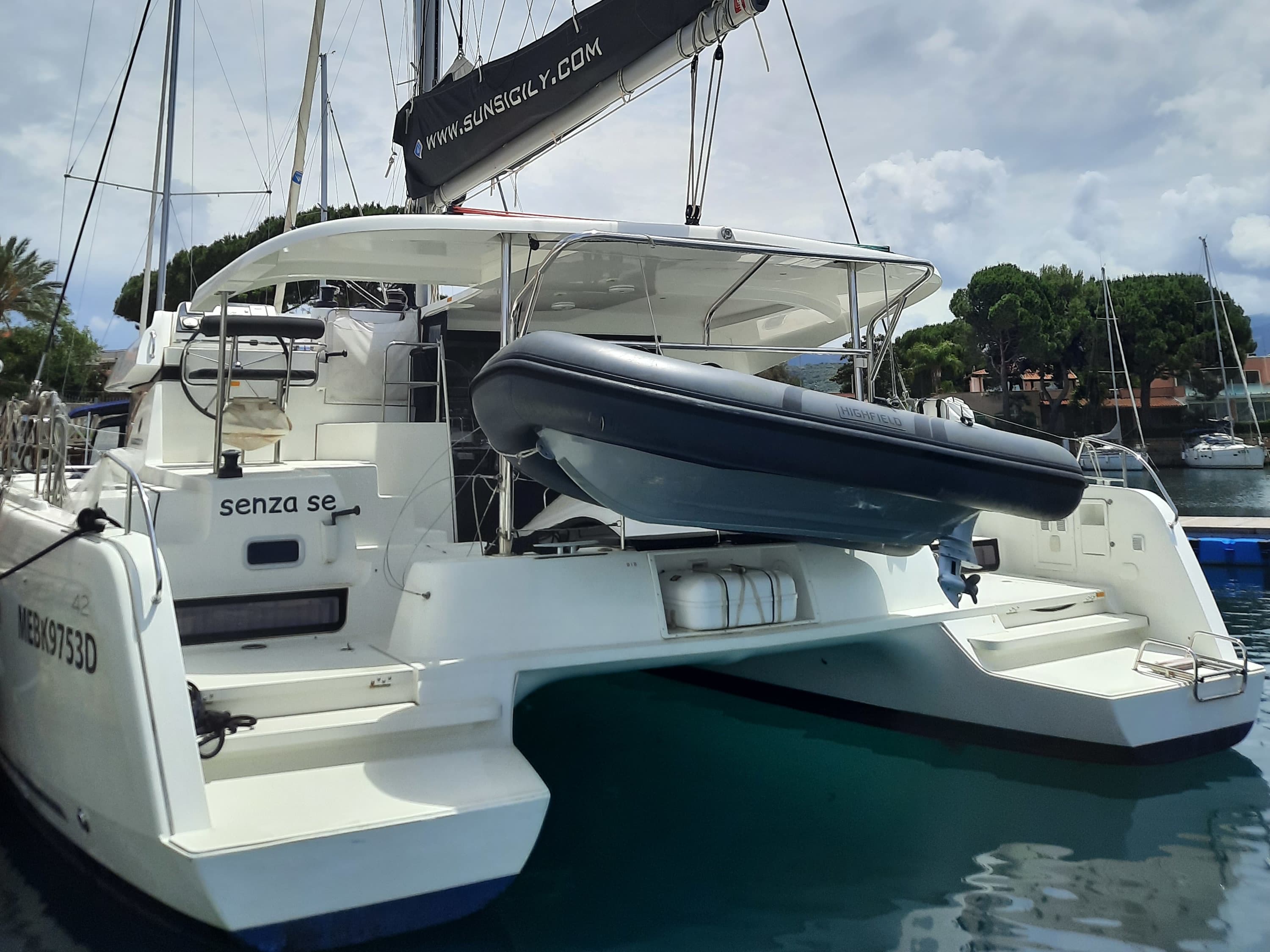 Senza SE (A/C and Generator) – Lagoon