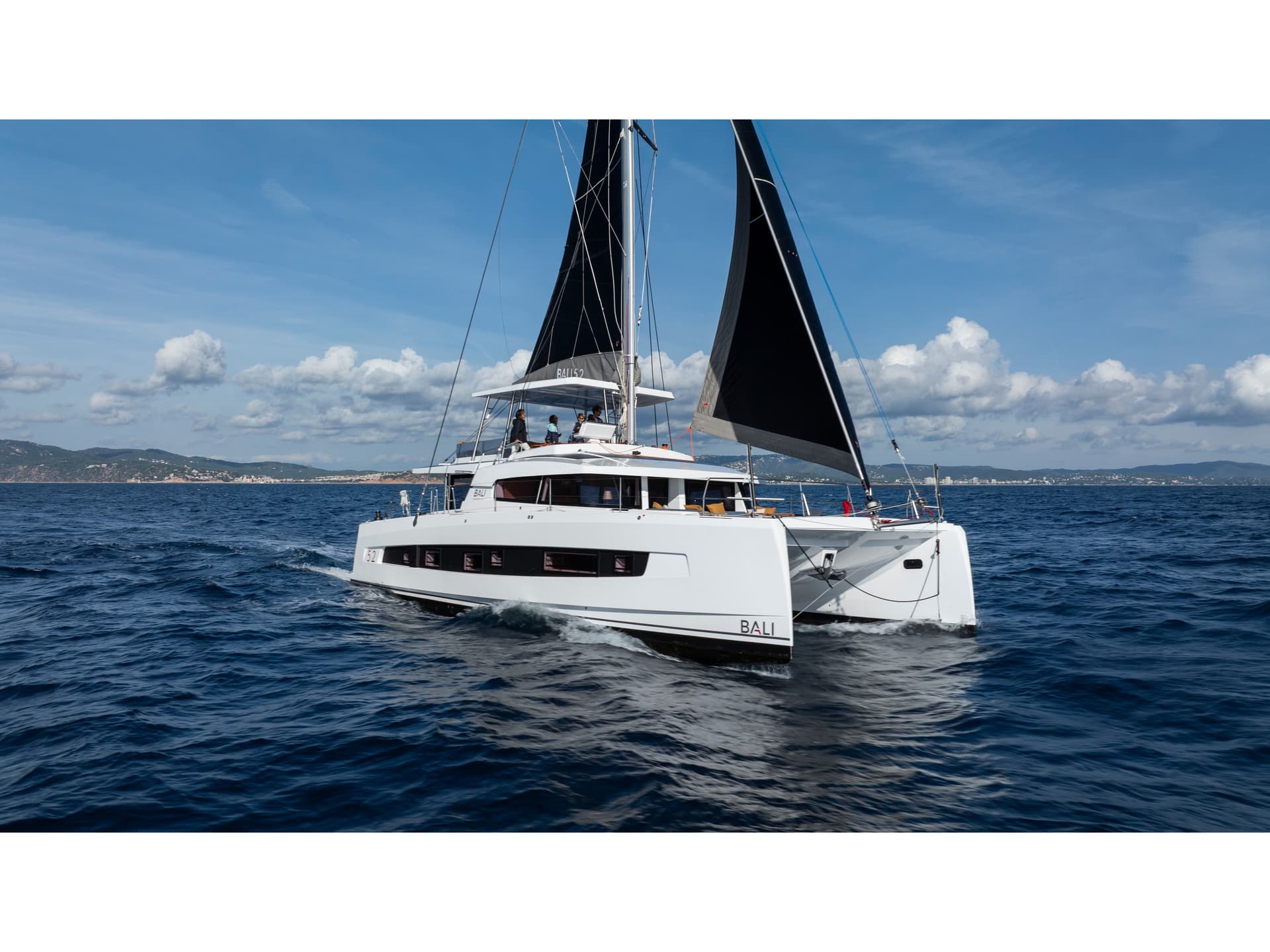 DISFRUTONA – Bali Catamarans
