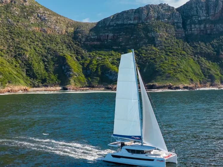 Sunsail 465 Premium – Leopard Catamarans