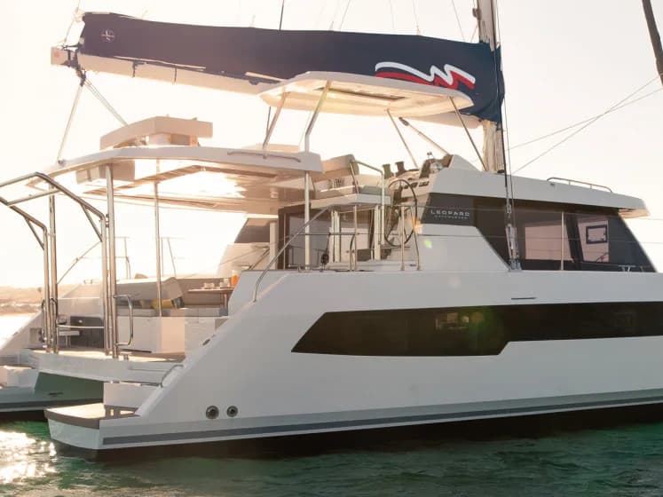 Moorings 4200/4 Exclusive – Leopard Catamarans