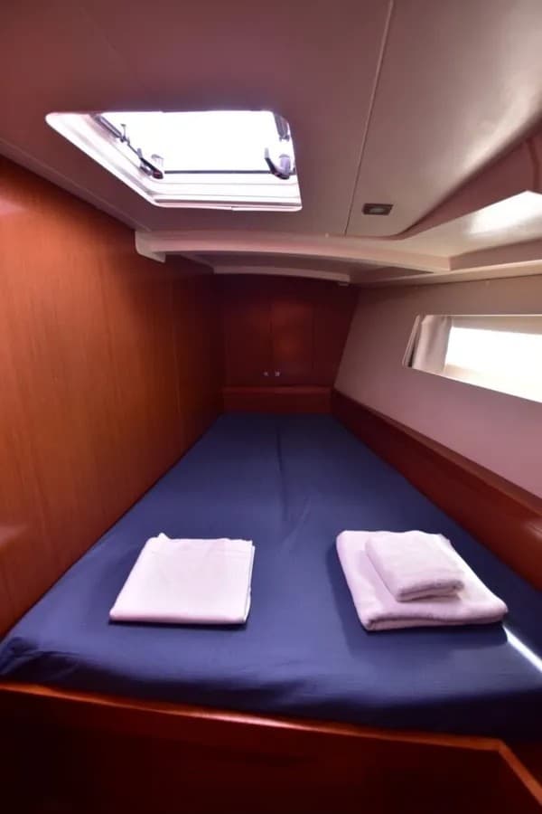 Oceanis 45 Built 2012