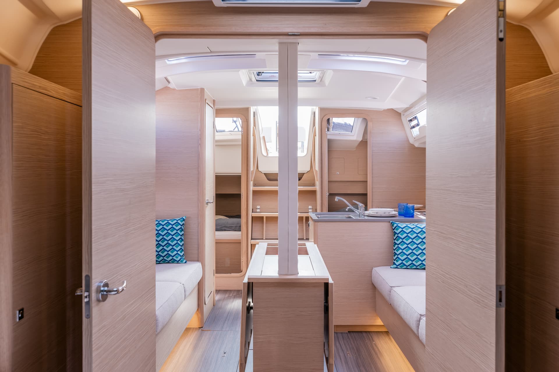 Sunsail 37.3 Premium Plus