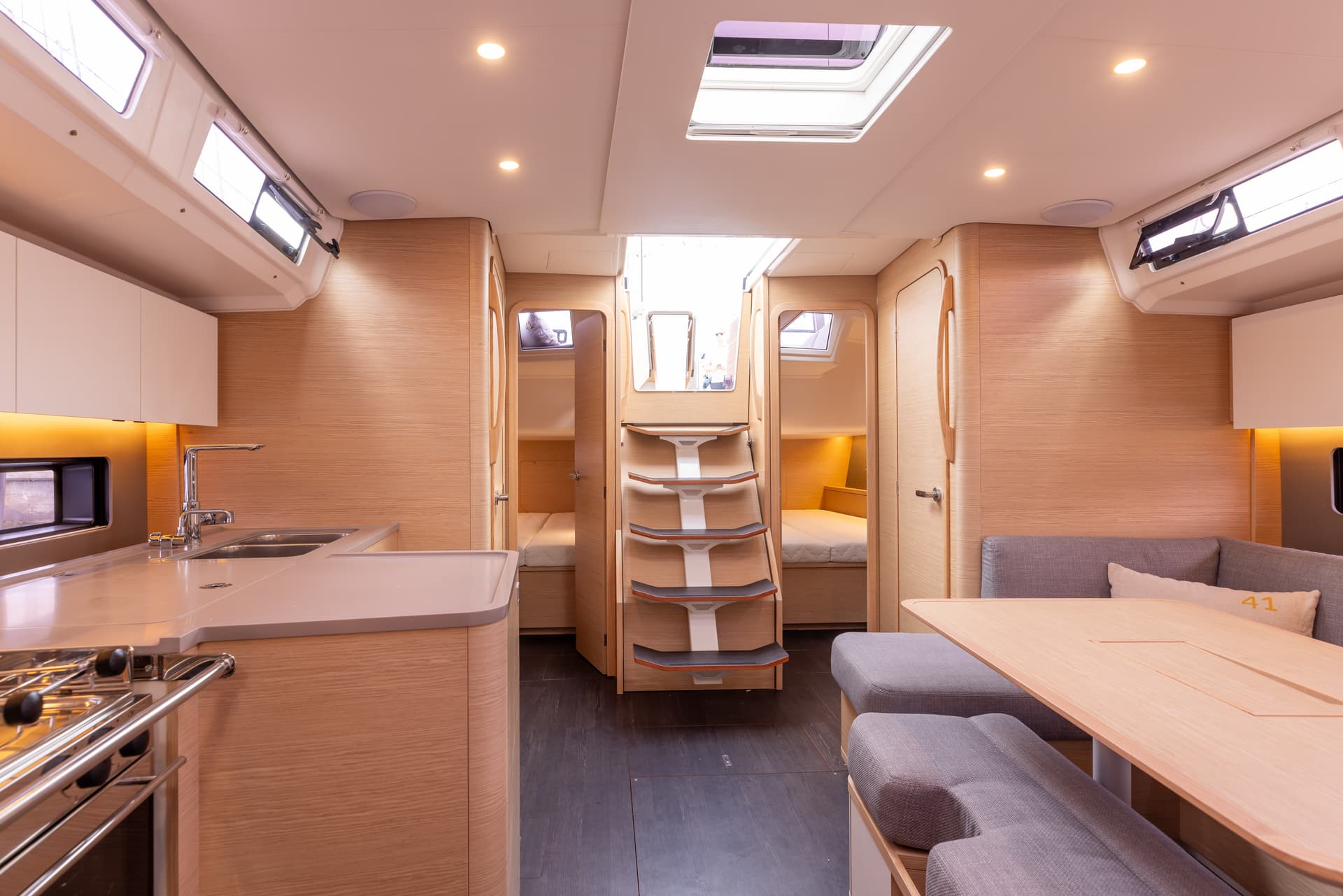 Sunsail 41.3 Premium Plus