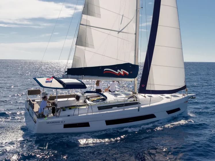 Moorings 41.3 Exclusive Plus – Dufour Yachts