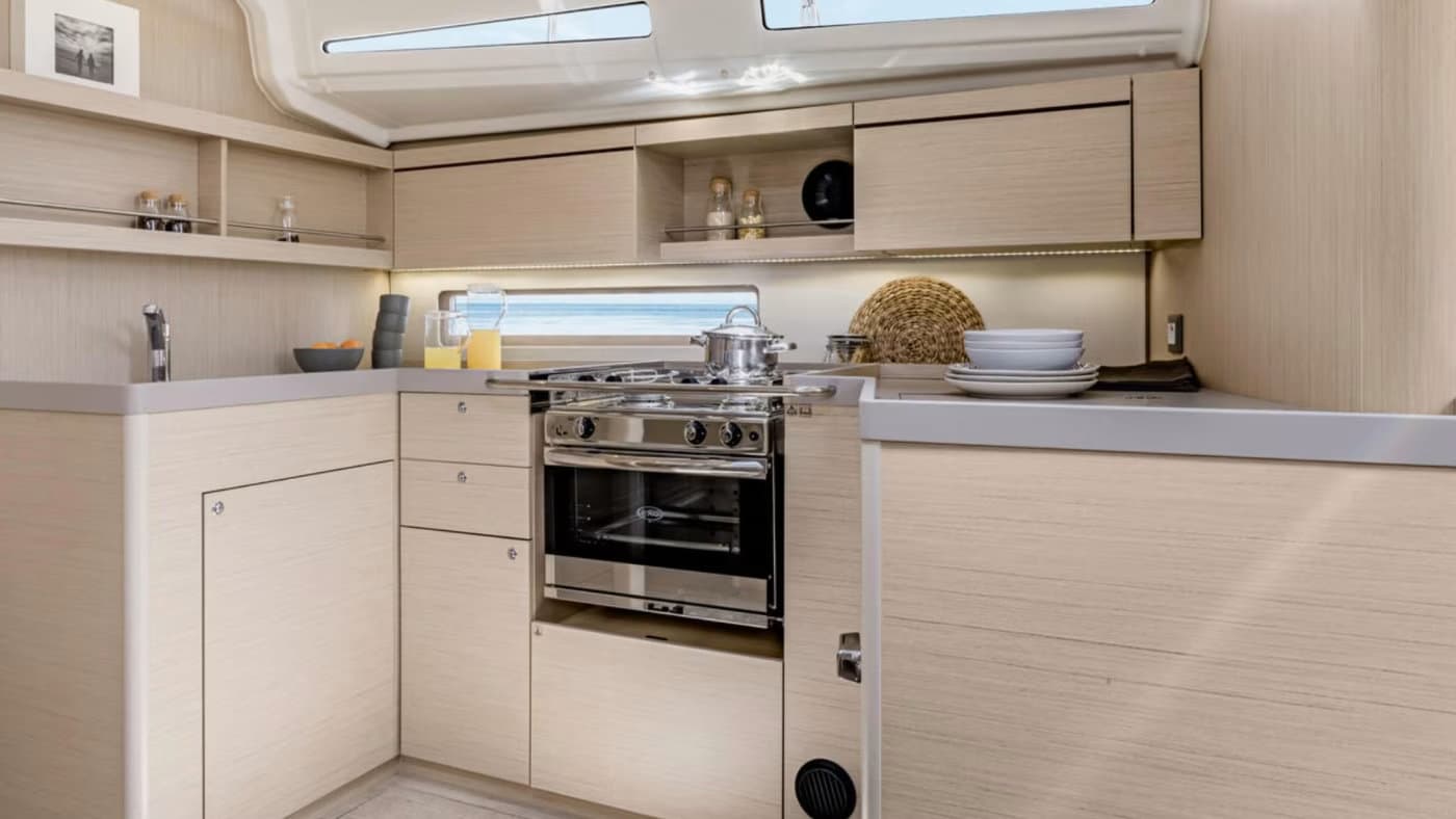 Sunsail 42 Premium