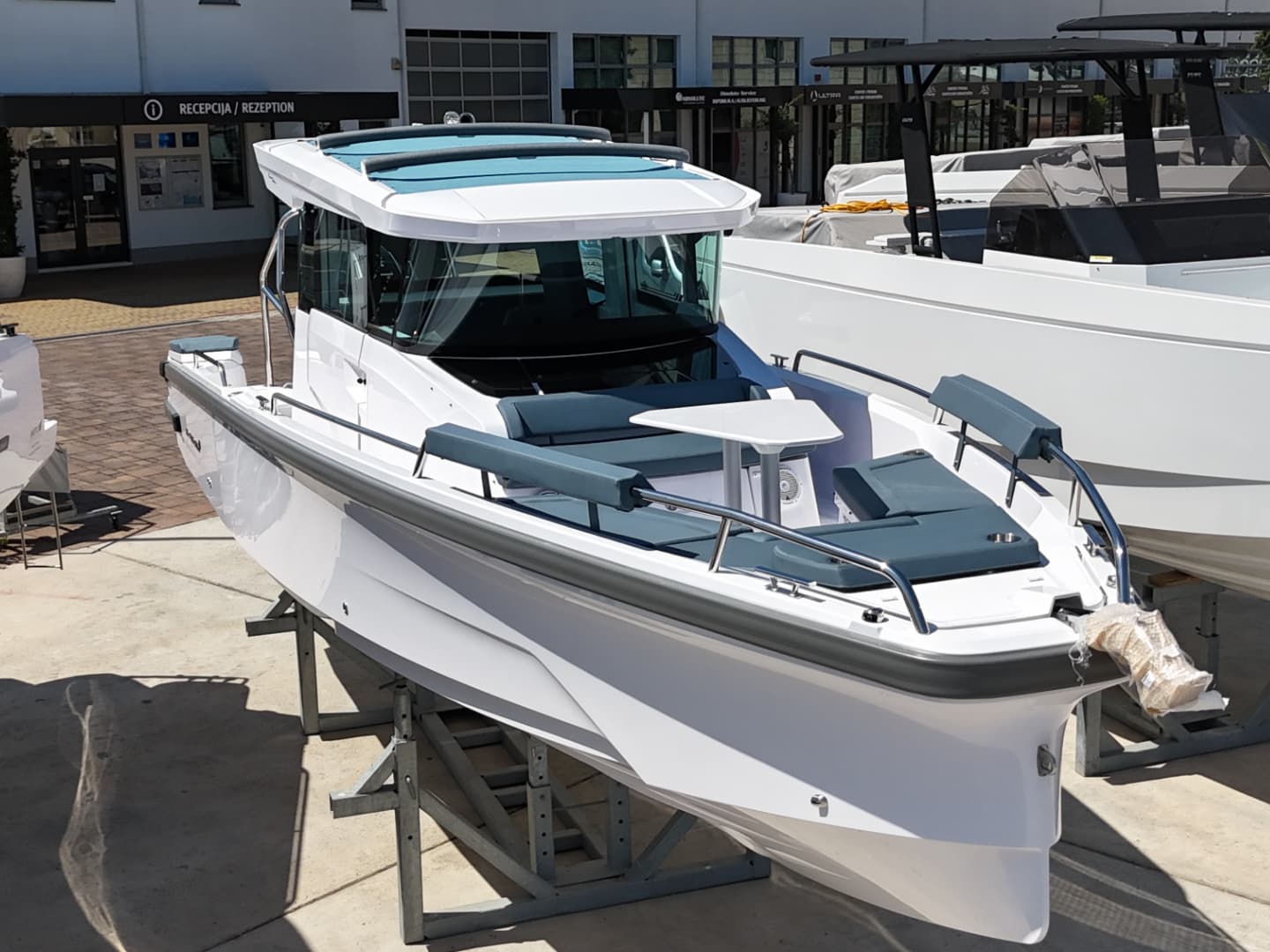 Ema – Axopar Boats