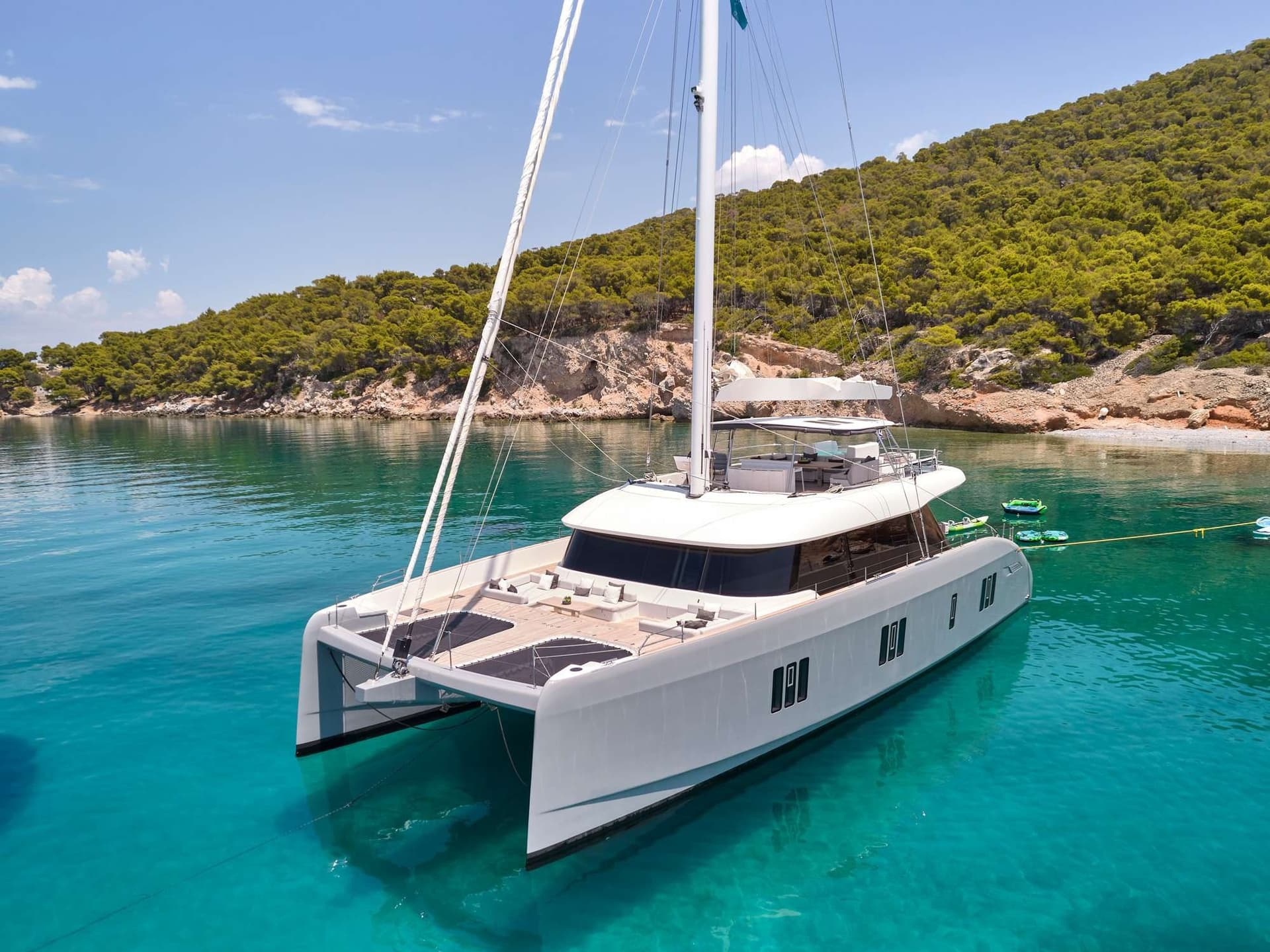Above & Beyond – Sunreef Yachts