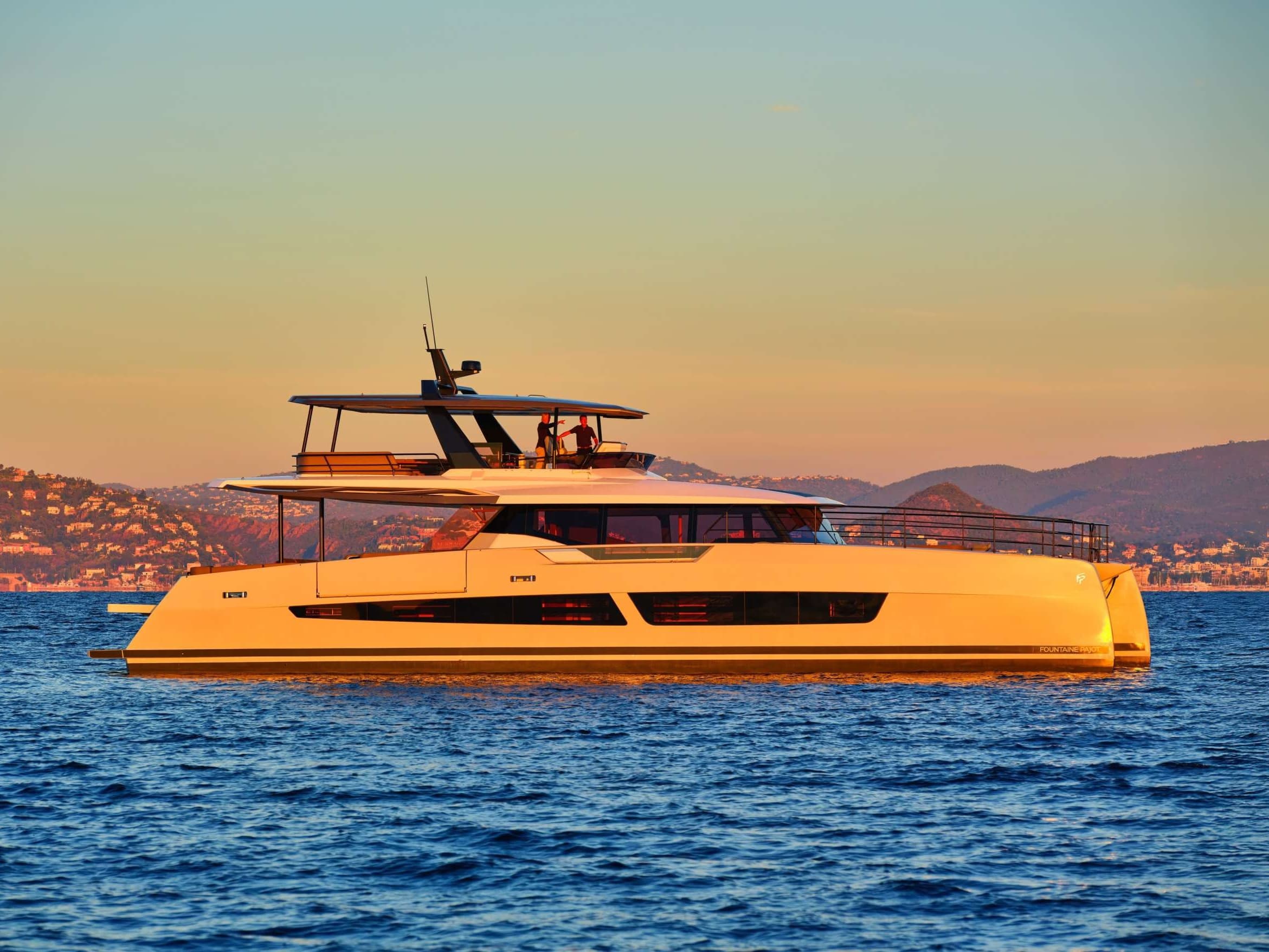 Christal Mio 80 – Fountaine Pajot