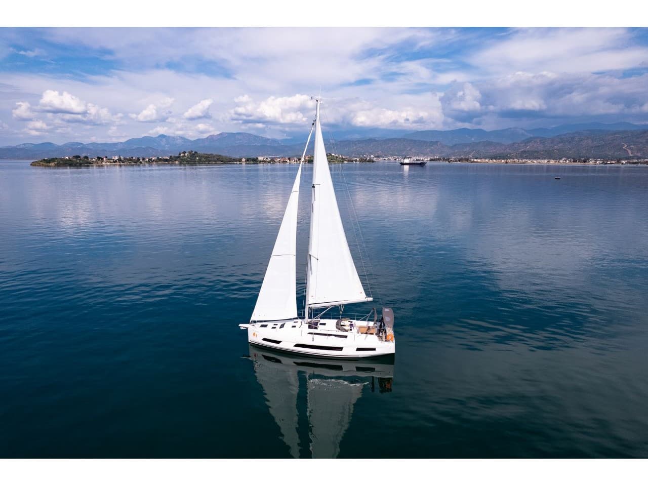 LOS ANGELES – Dufour Yachts