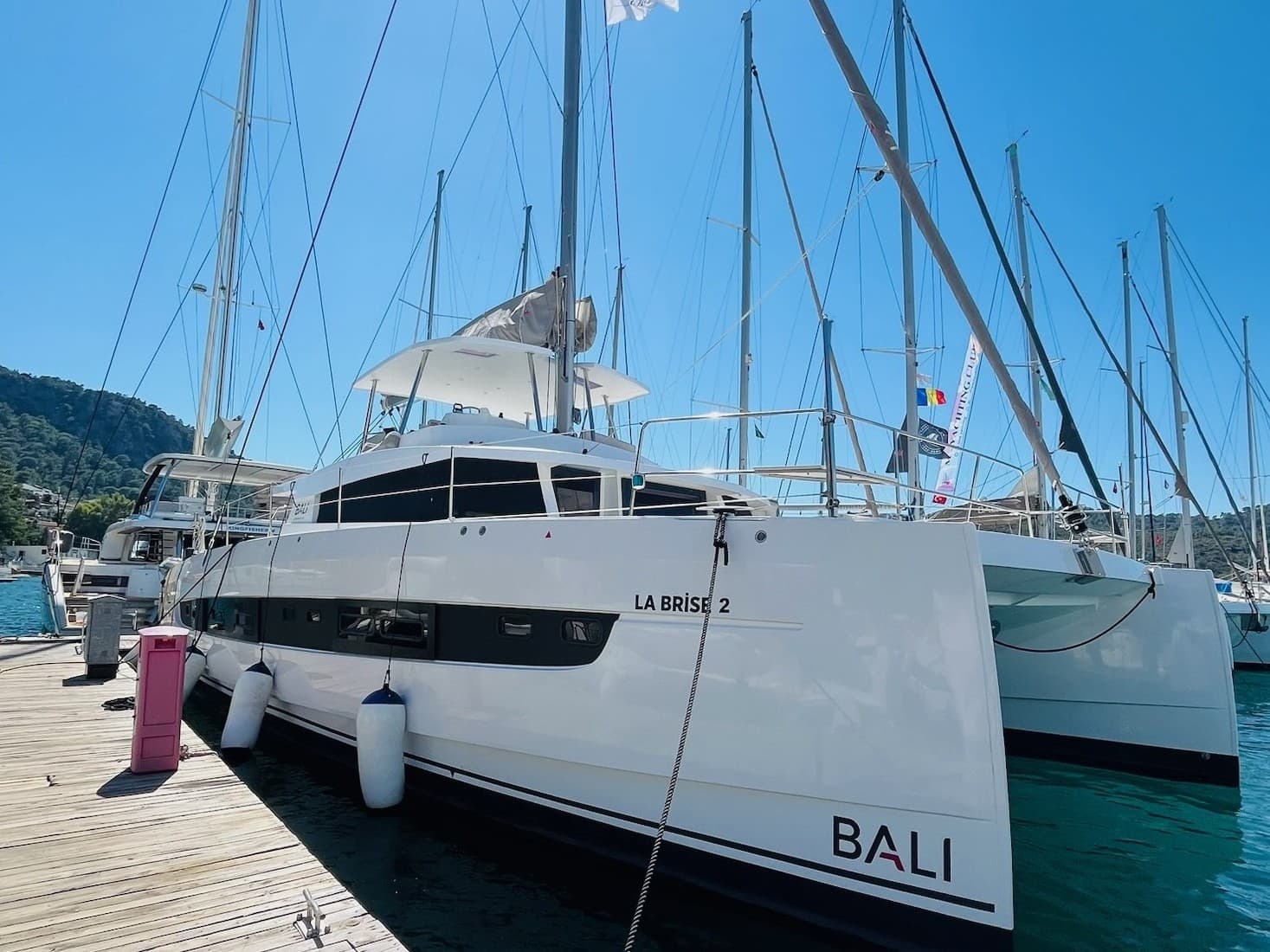 LA BRISE 2 – Bali Catamarans
