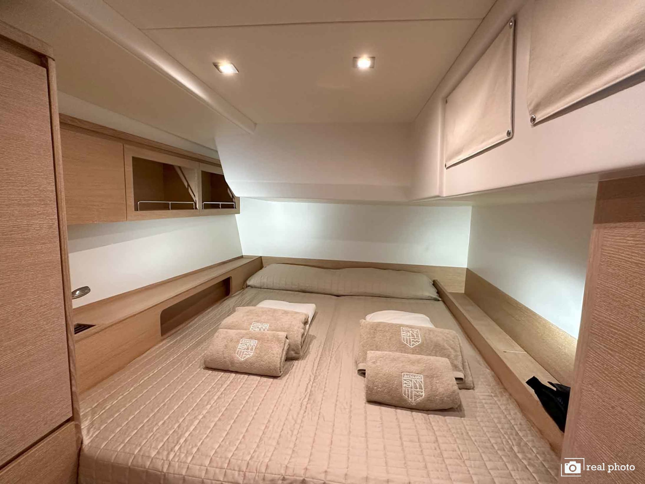 Avalon - Luxury - A/C, Watermaker