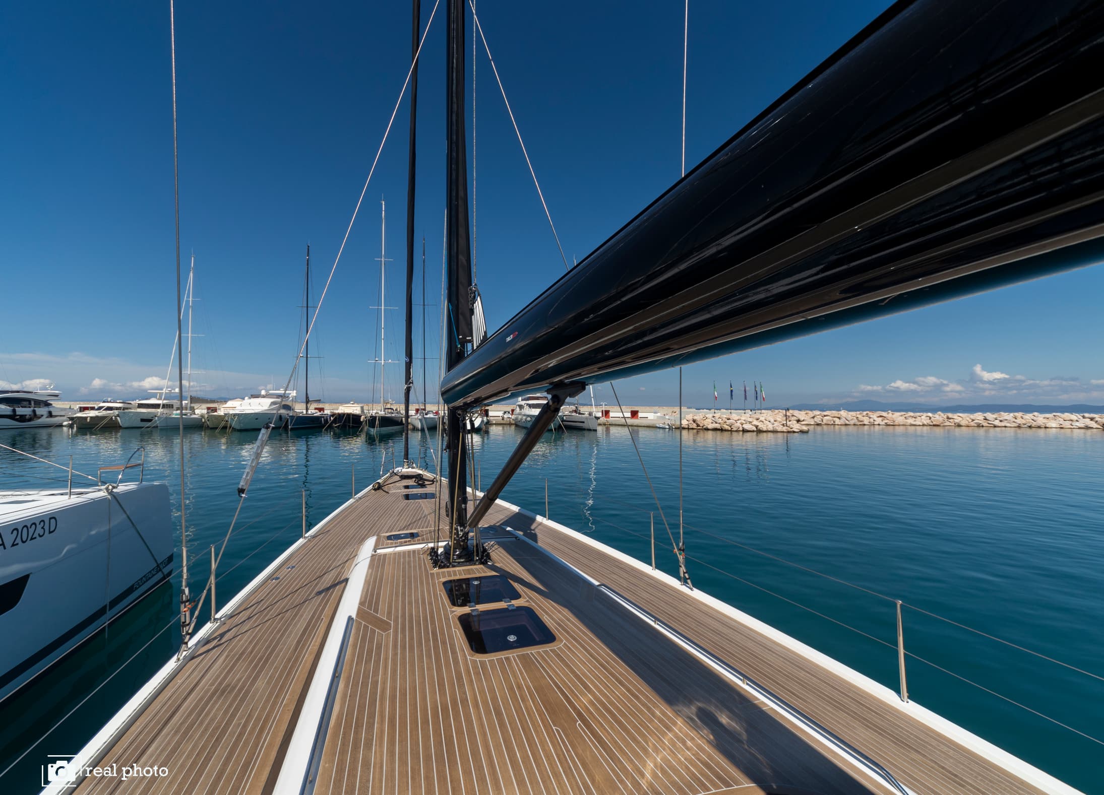 Avalon - Luxury - A/C, Watermaker